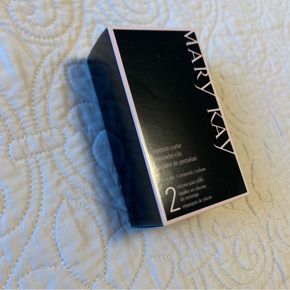Mary Kay Eyelash Curler - Picture 3 of 3